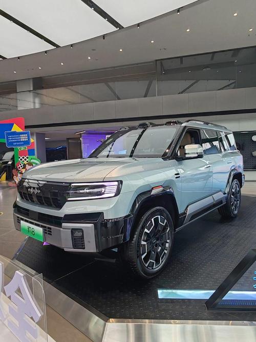 成都285比亚迪方程豹硬派越野的爆款，英菲尼迪35周年与你共成长